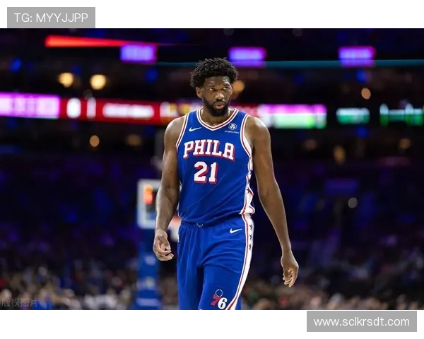 恩比德训练中右膝酸痛将进行影像检查以确认伤情