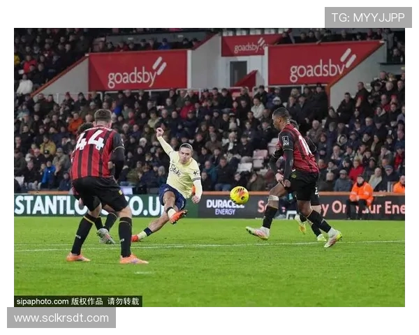 佩里西奇状态回暖本赛季已贡献2球8助助球队迎战利物浦首开记录